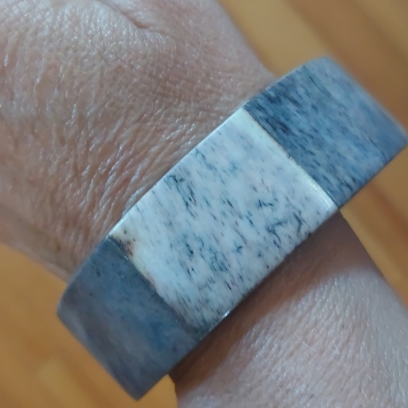 Gorgeous Chunky Bangle Stone-like Grey Textured Marble - Picture 4 of 6
